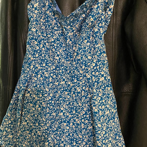 SOLD Princess Polly Romper - Picture 4 of 6